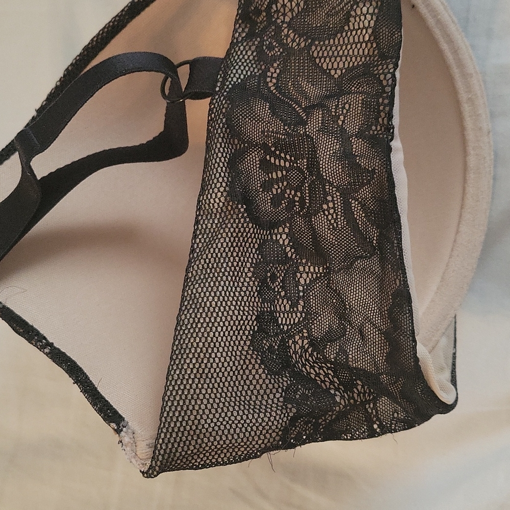 Black lace bra with underwire, EUC!🎊🎉 - Picture 8 of 10